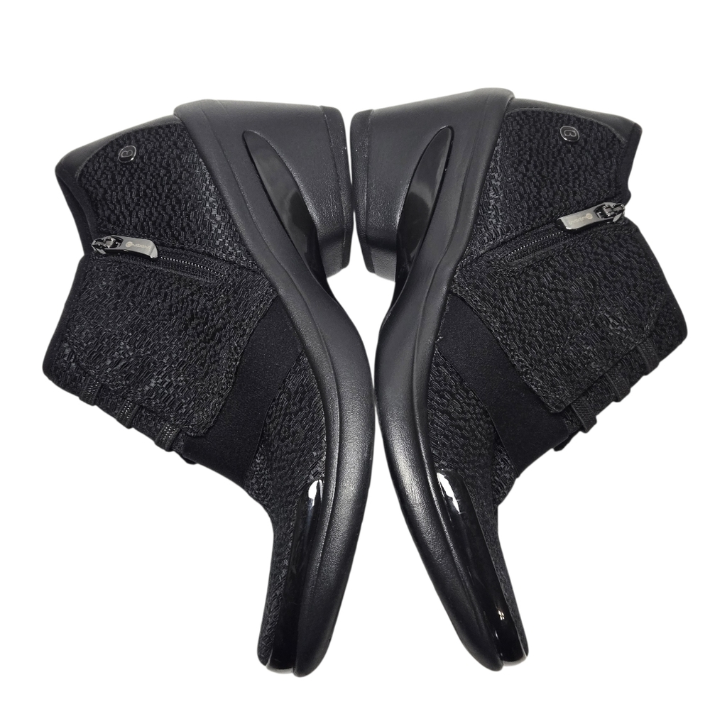 Bzees Enlighten Everyday Black Textured Slip On Booties Shooties Size 8.5 - Picture 3 of 14